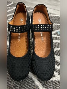 bernie mev. Black Studded Heels